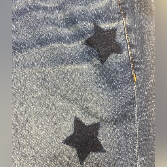 Torrid Denim Cut off Jean Shorts Star Design Stretch Medium Wash size 20- New - Picture 14 of 14